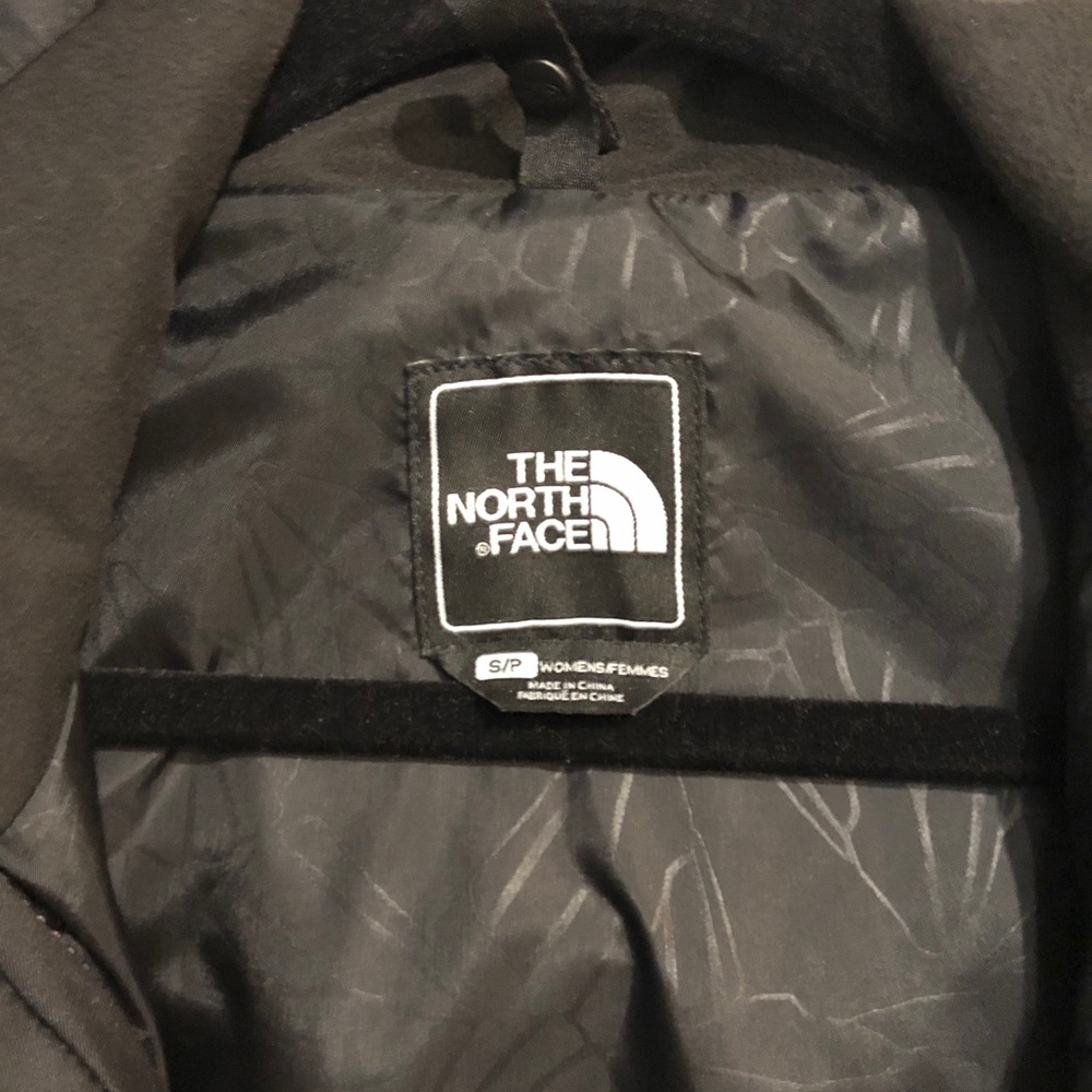 North face ski or cold weather coat - Picture 7 of 7